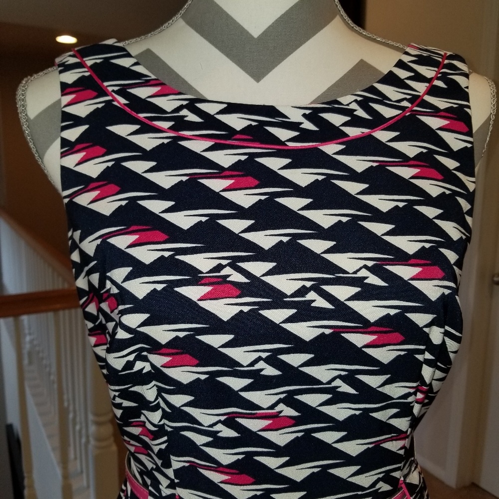 London Times Belted Dress w/ Pockets - Picture 5 of 7